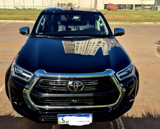 TOYOTA HILUX 2.8 D-4D TURBO DIESEL CD SRX PLUS 4X4 AUTOMÁTICO